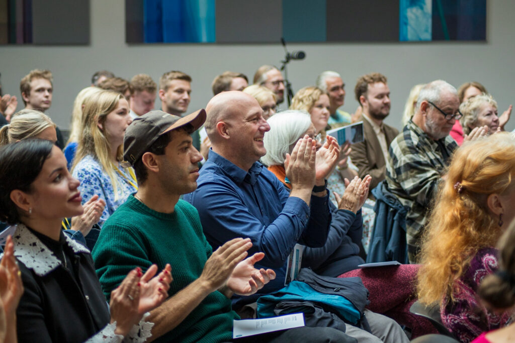 Billedet viser publikum til Humanistisk Samfunds ceremoni i anledning af folketingets åbning i 2023